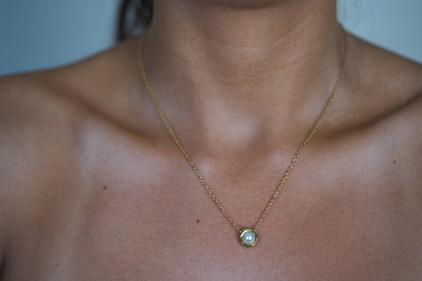 Pearl Frame Necklace