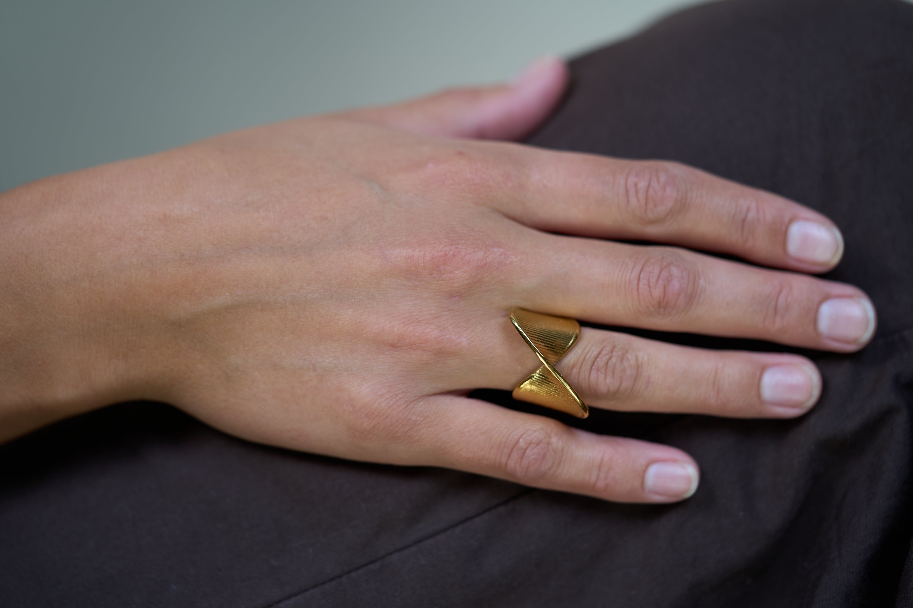 Sculpt Shield Ring